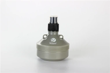 Пластична флаша са водом